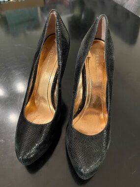 BCBGeneration Black Textured Pointed-Toe High Heels